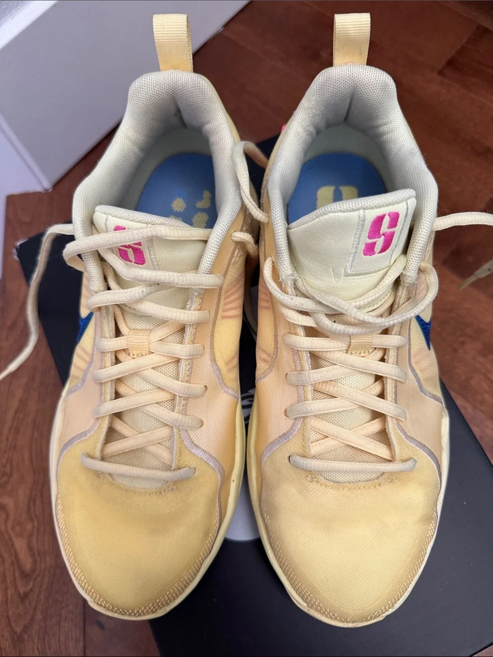 Nike Sabrina 2 Yellow basketball Sneakers citron tint/royal pulse color 6 youth